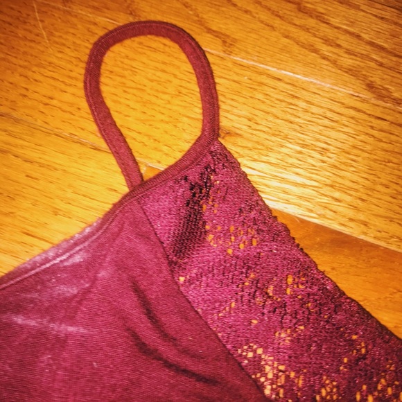 a maroon flowy tank top - Picture 3 of 4
